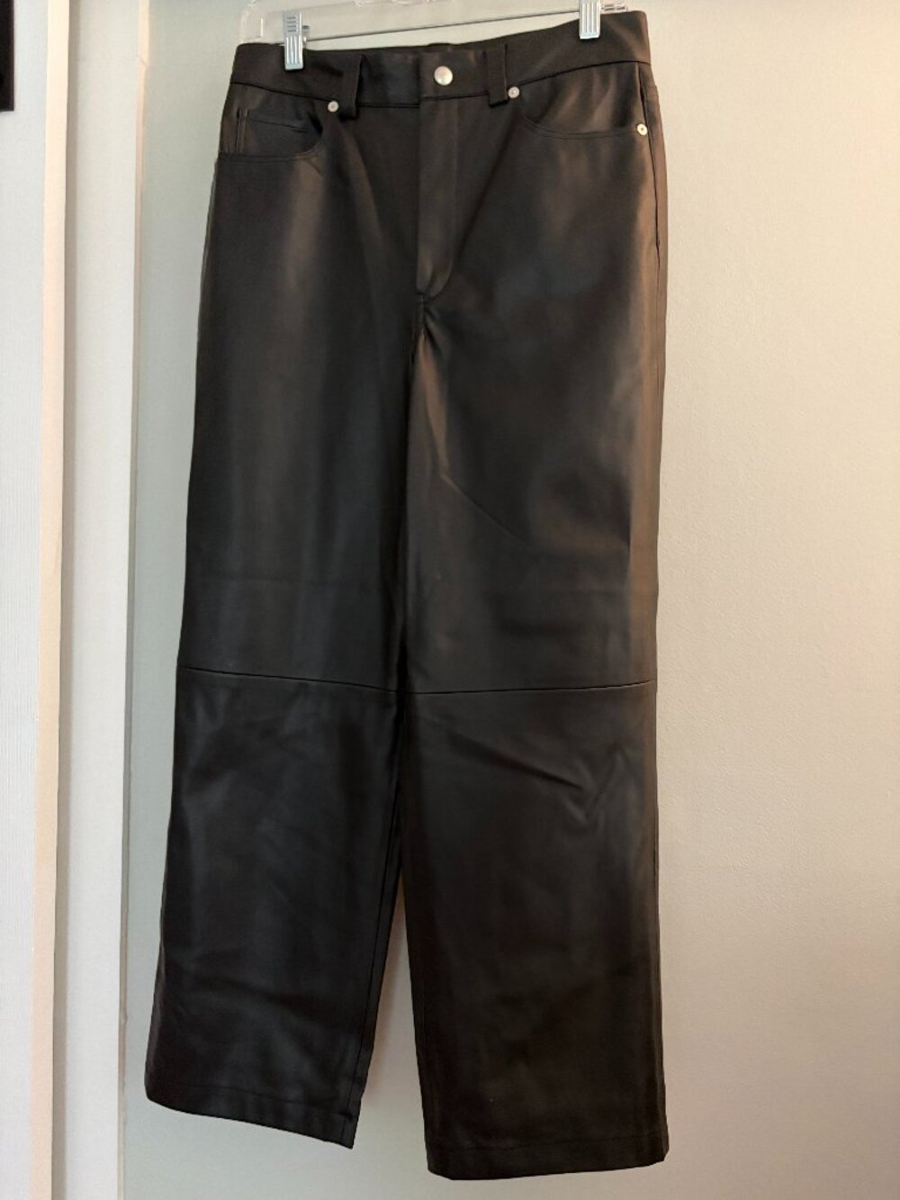 NWT Blank NYC The Baxter Straight Faux Leather Pant in Black (size 29)